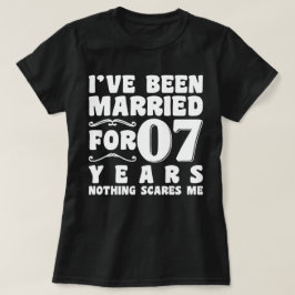 結婚7年目の面白い結婚式のお祝い Tシャツ