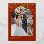 結婚＆メリークリスマスの写真アーチフレーム 赤 箔シーズンカード (正面)