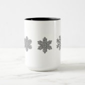結晶凍ってい銀霜の降りた雪片 マグカップ (中央)