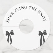 結買び目のバチェロレッテを結んでいる ワイングラスタグ (正面)