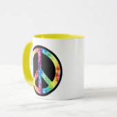 絞り染めのピースサインのマグ マグカップ (正面左)