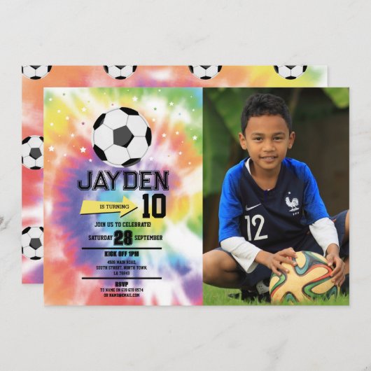 絞り染めサッカーサッカー誕生日パーティーボーイズ写真 招待状 (正面/裏面)