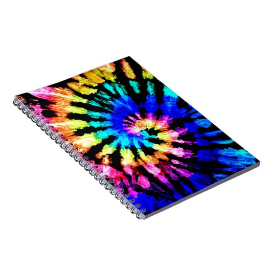 絞り染めパターン。手描きの虹絞り。インクt ノートブック (右側)