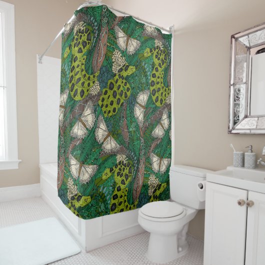 絡まった森の緑 シャワーカーテン (インサイチュ)