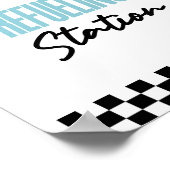 給油ステーションブルーレースカー飲み物テーブルサイン ポスター (角)