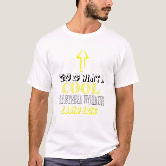 給食室の職員 かっこいいランチのおばさん Tシャツ (正面)