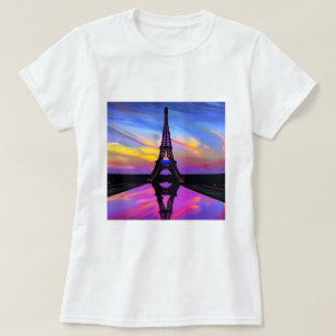 絵のようなエッフェル塔と輝く夕焼け Tシャツ