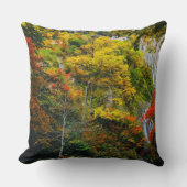 絵のように美しい景色の秋羽衣滝北海道 クッション (正面)