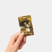 絵の具と筆で遊ぶ子猫 バッジ (手持ち)