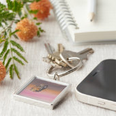 絵を描くこと飛行中の蝶を描写します キーホルダー (側面)