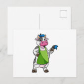 絵を描く牛の画家スタイルのデザイン（エプロンと絵の具付き） ポストカード (正面/裏面)