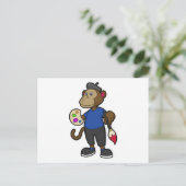 絵を描く猿のデザイン(絵の具と筆付き) ポストカード (スタンド正面)