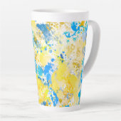 絵を描（ばちゃばちゃ）跳ねる青と黄 カフェラテマグ (右アングル)