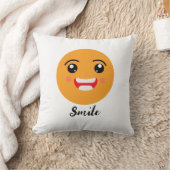 絵文字のスマイルを広げる日：Happy Emoji Collection クッション (ブランケット)