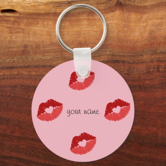 絵文字キスをする唇と「お名前はこちら」 キーホルダー (正面)