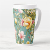 絶妙なピンクと黄色のマグノリアと白い花 カフェラテマグ (右アングル)