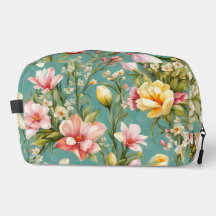 絶妙なピンクと黄色のマグノリアと白い花