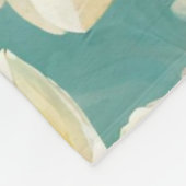 絶妙なピンクと黄色のマグノリアと白い花 フリースブランケット (角)