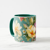 絶妙なピンクと黄色のマグノリアと白い花 マグカップ (正面左)