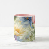 絶妙な洗練された春の花。絵画の マグカップ (中央)