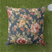 絶妙イタリアンな美しい花柄 アウトドアクッション (芝生)