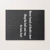 絶対に死の扉をノックしない ジグソーパズル (横)