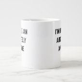 絶対に1日を過素晴らしごす！ tkkinney.com ジャンボコーヒーマグカップ (正面)