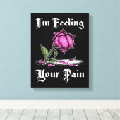 絶望に沈むピンクのバラ 白いテキスト キャンバスプリント (インサイチュ (ウッドフロア))