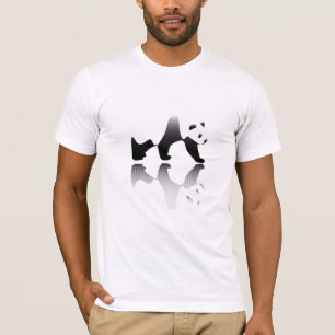 絶滅寸前のパンダくまの写真 Tシャツ