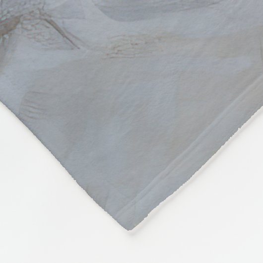 絹のようなテリアが雪のクリスマスを許した フリースブランケット (角)