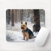 絹のようなテリアが雪のクリスマスを許した マウスパッド (マウス)
