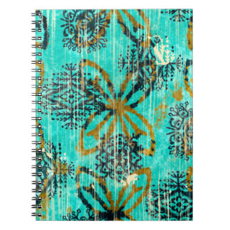 継ぎ目のないグルンジーな部族の絨毯のモチーフ。H ノートブック