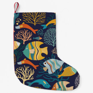継ぎ目のない模様とカラフル魚と水中競技プル スモールクリスマスストッキング
