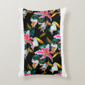 継ぎ目のない花柄。白とピンクのユリ  アクセントクッション (正面(垂直))