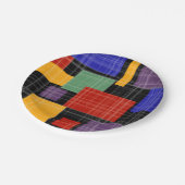 継ぎ目市松模様に無い格子形幾何正方形が並んだ ペーパープレート (アングル)