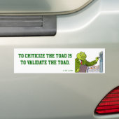 続いて下さい、ヒキガエルを突き棒でついて下さい バンパーステッカー (車上)