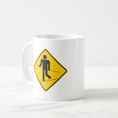 綱渡りの歩行者の地帯のハイウェーの印 コーヒーマグカップ (正面左)