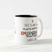 緊急ナースおもしろいER素晴らしナースギフト ツートーンマグカップ (正面右)