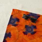 緋色のオレンジ色のポピーのシームレスなパターン ビーチタオル (インサイチュ)