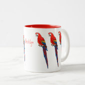 緋色のマカオのオウム漫画イラストレーション ツートーンマグカップ (正面右)