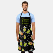 緑おもしろいアボカド音楽バンドパターンguacスクリプト エプロン (着用した状態)