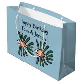 緑およびオレンジ対のひれの魚 ラージペーパーバッグ (裏面アングル)