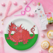 緑および白書のプレートのかわいく赤いドラゴン ペーパープレート (パーティー)