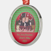 緑および赤初めてのクリスマスの写真のオーナメントを結び付けます メタルオーナメント (左)