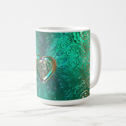 緑および金ゴールドのオリジナルのケルト族のハートの曼荼羅 コーヒーマグカップ (正面右)