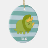 緑および黄色のトリケラトプスのかわいいの漫画 セラミックオーナメント (右)