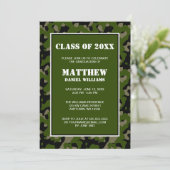 緑および黒い迷彩柄の卒業の発表 招待状 (スタンド正面)
