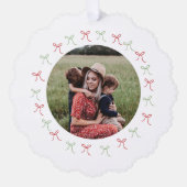 緑お洒落と赤の手描き弓フレームの写真 オーナメントカード (正面)