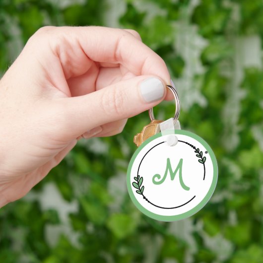 緑かわいらしのモノグラム キーホルダー (手)