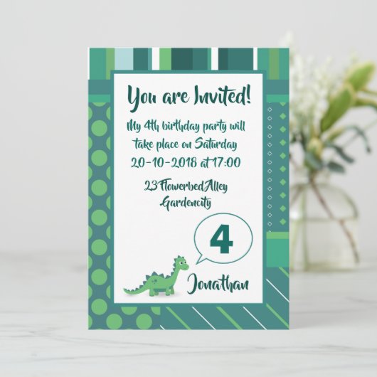 緑か青の恐竜の男の子の誕生日の招待 招待状 (スタンド正面)